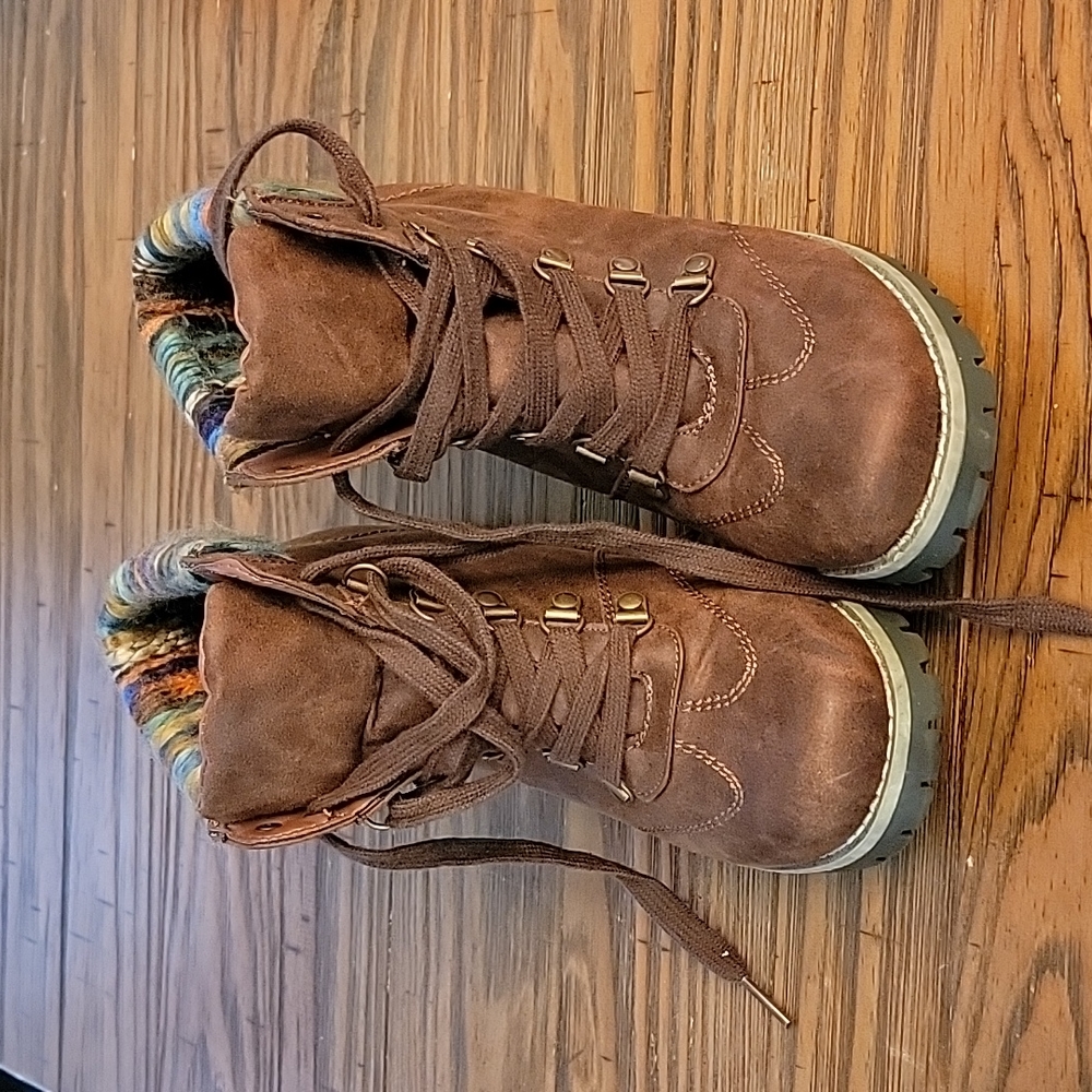 St John's Bay boots